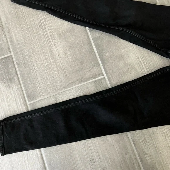 Trendy low rise charcoal black jeans - Picture 2 of 3